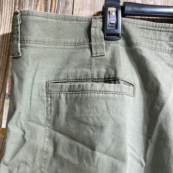 Wrangler Five Star Epic Soft Relaxed Fit Cargo Shorts Size 44 With 10” Inseam - Picture 3 of 10